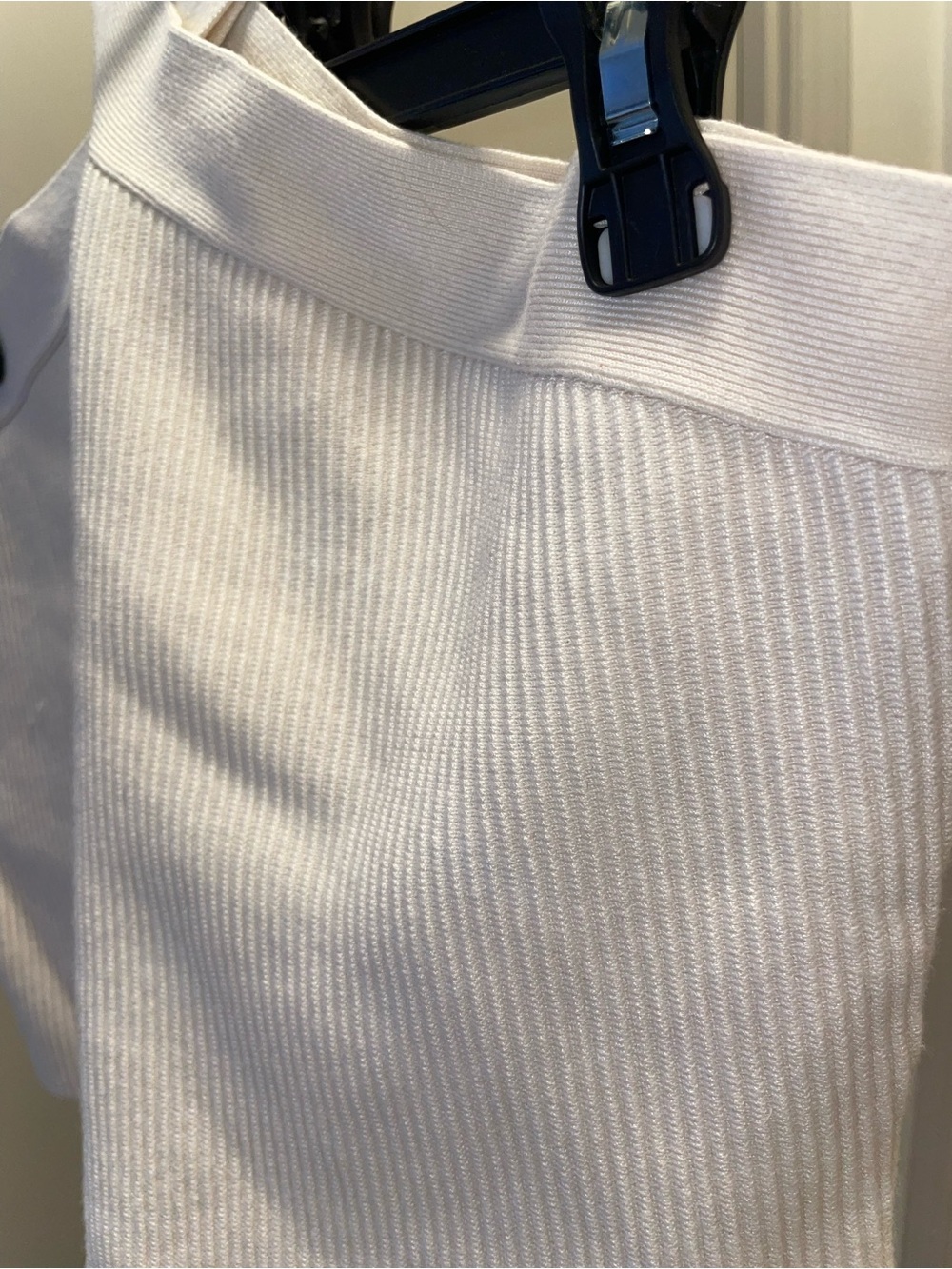 White Ribbed Cross-Back Crop Top - Picture 2 of 2